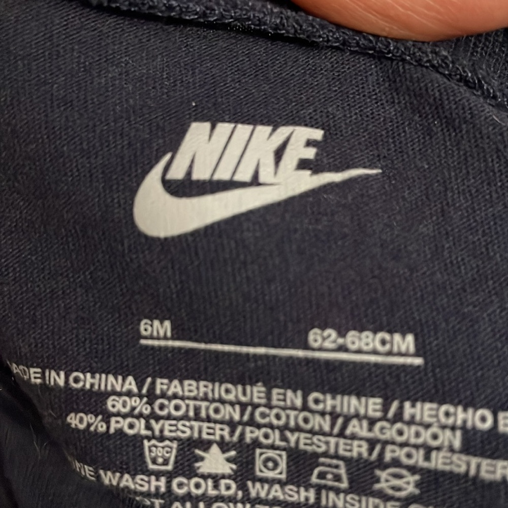 Nike - Picture 4 of 8